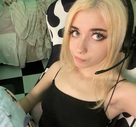 Iluvmeww estrella porno erótica imagen