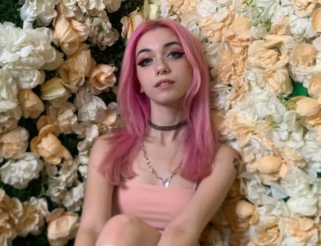 Iluvmeww modelo perfecto imágenes