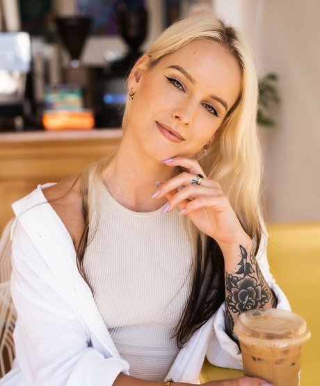 Sonja Reid modelo xxx imagen