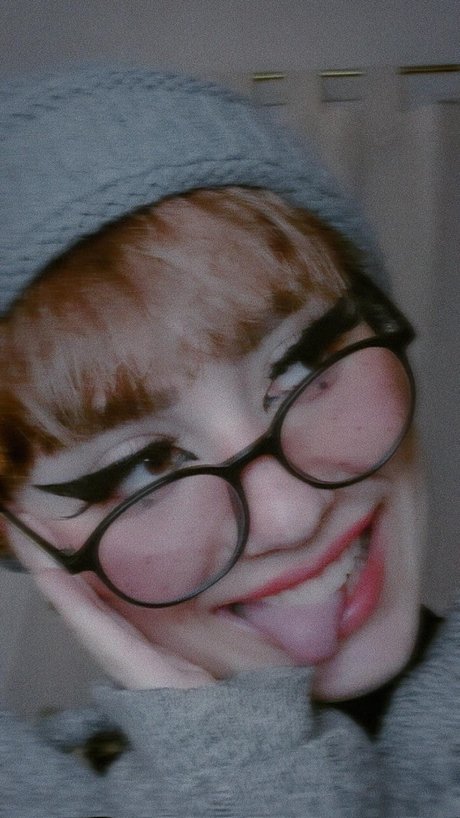 Agatha domen_ star érotique des photos