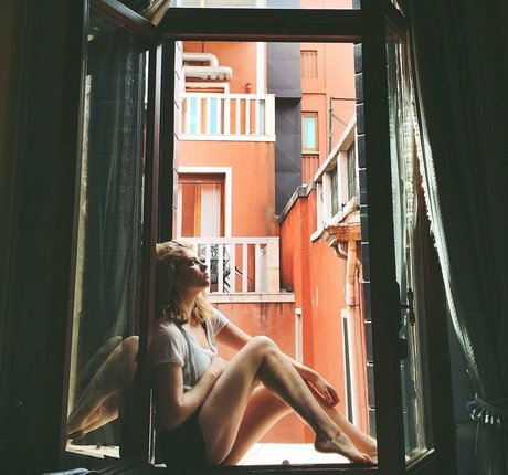 Willow Shields haut étoile photo