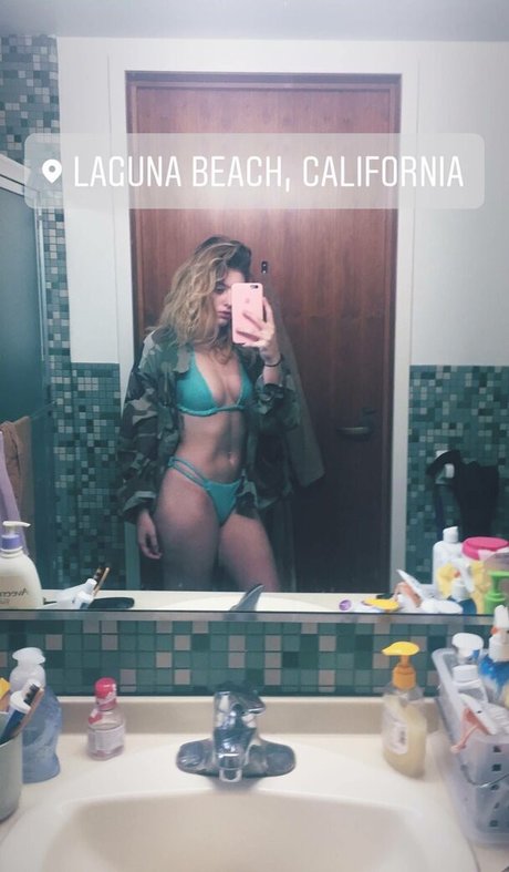 Willow Shields star du porno parfaite photos