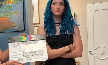 Willow Shields estrella de alta definición galerías