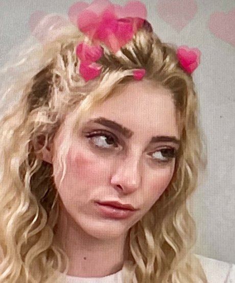 Willow Shields star du porno exclusive images