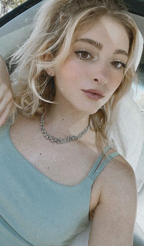 Willow Shields étoile hd collection