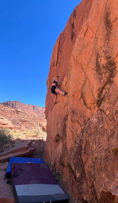 Willow Shields buena estrella porno galerías