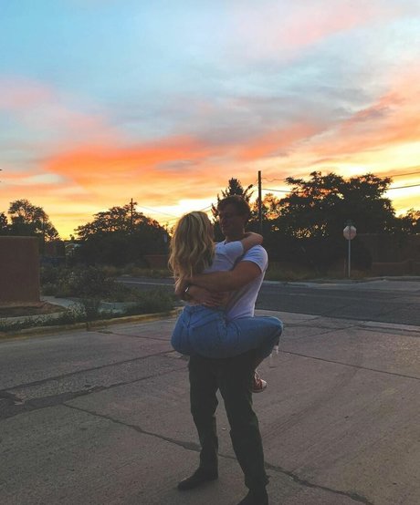 Willow Shields hermosa estrella galería