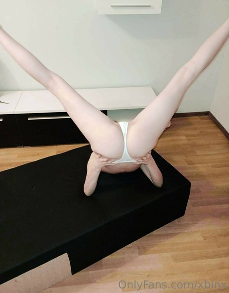 Annika Kuklase art de star du porno photo