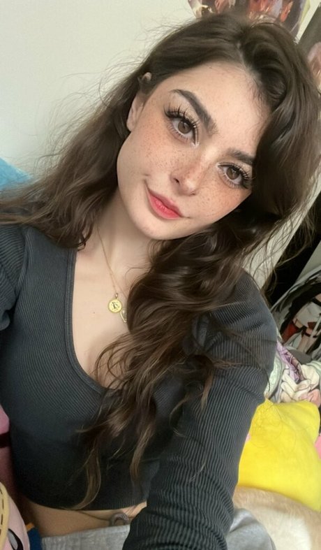 Aruuu estrella de alta definición archivo