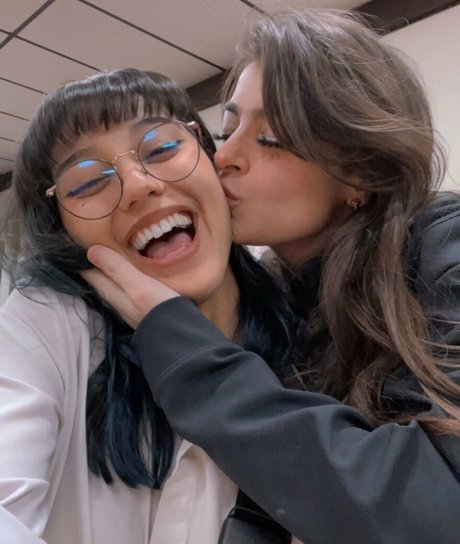 Aruuu étoile adulte images