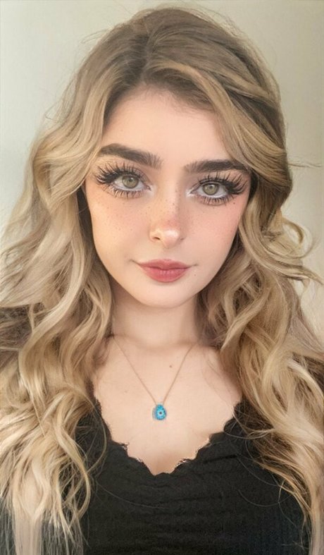 Aruuu actriz porno fotos