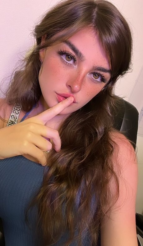 Aruuu modèle de sexe galeries