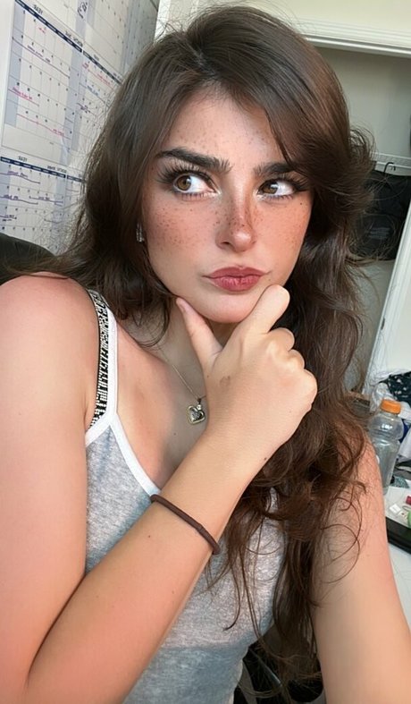 Aruuu modelo sexy foto