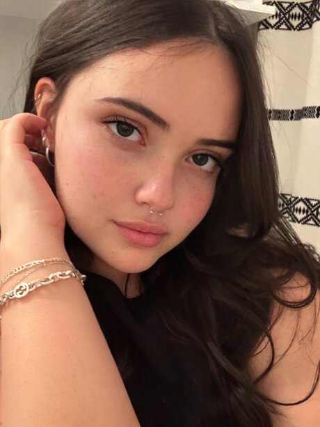 Violet Harmon actriz de alta calidad galerías