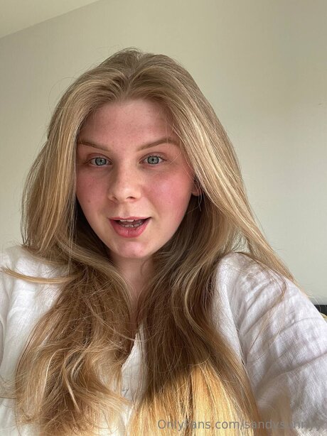 Sandysunnyy actriz adulta imágenes