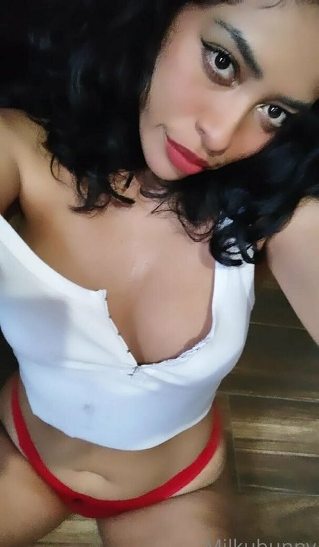 Milkubunny modèle des photos