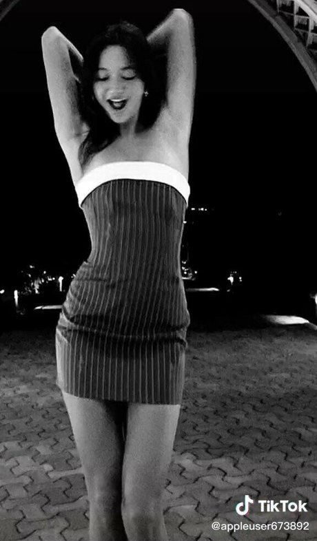 Lilychee actrice libre des photos