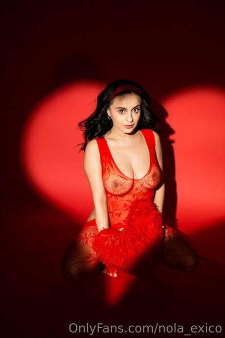Nola Exico haut de star du porno images