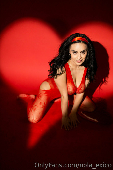 Nola Exico modèle exclusif photos