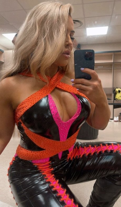 Natalya Neidhart estrella porno atractiva imágenes