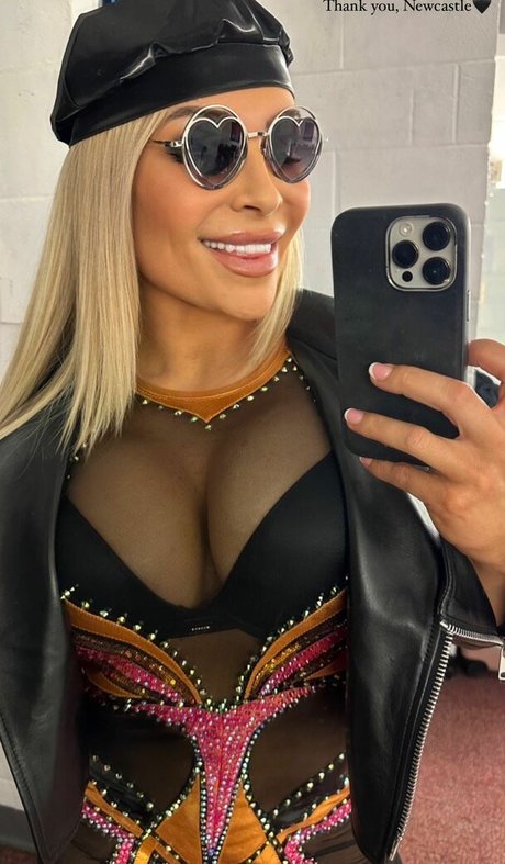 Natalya Neidhart haut de star du porno des photos