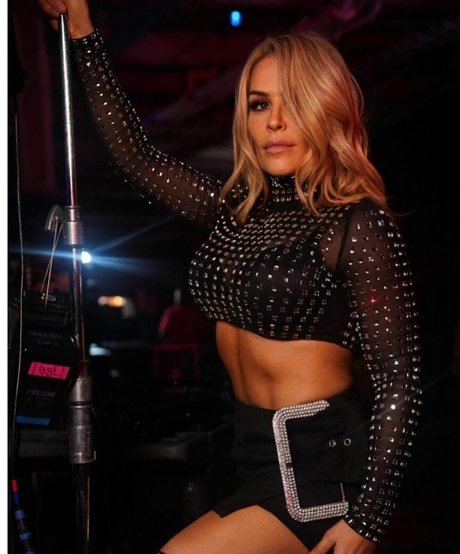 Natalya Neidhart étoile adulte img