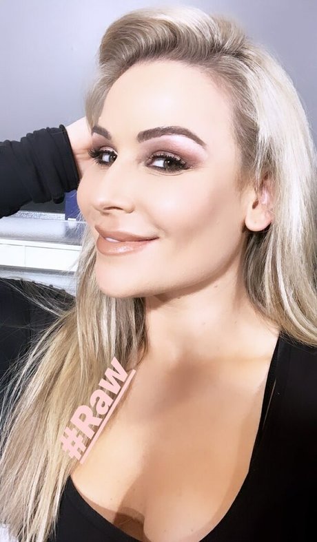 Natalya Neidhart estrella de alta definición imágenes