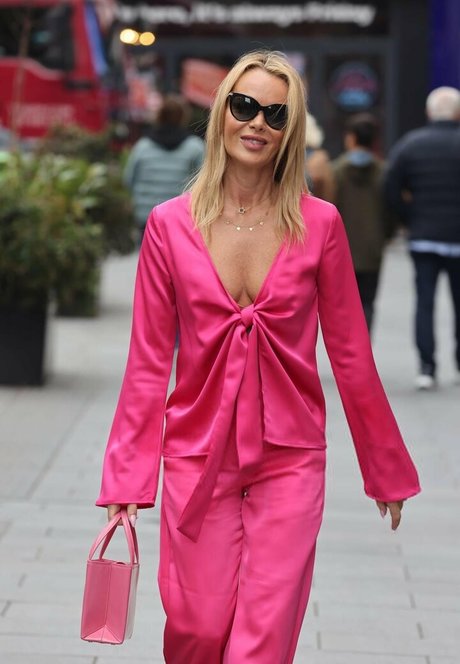Amanda Holden modèle pornographique img