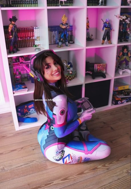 Julia Bayonetta model nudes pictures