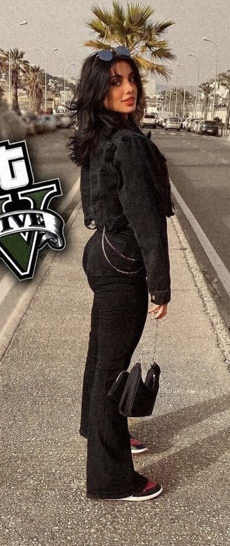 Julia Bayonetta estrella porno hd archivo