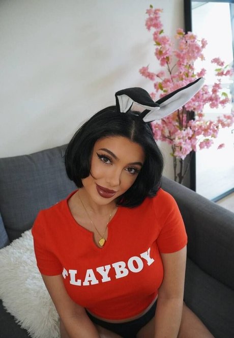 Julia Bayonetta actrice nue galerie