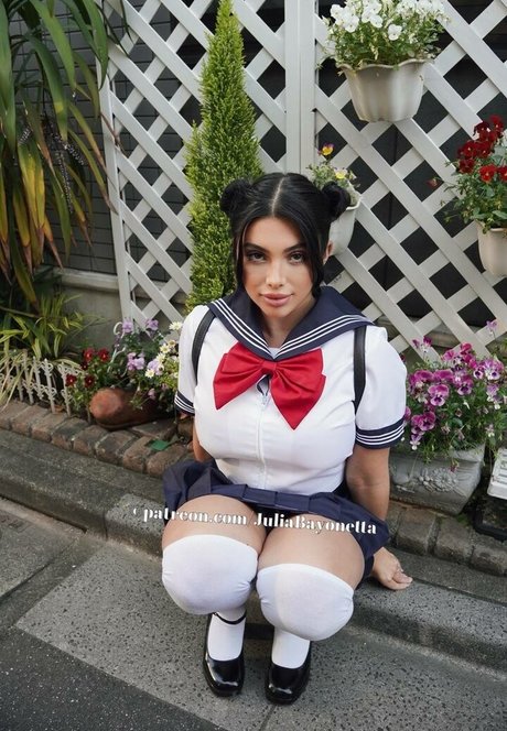 Julia Bayonetta modelo pornografico galerías