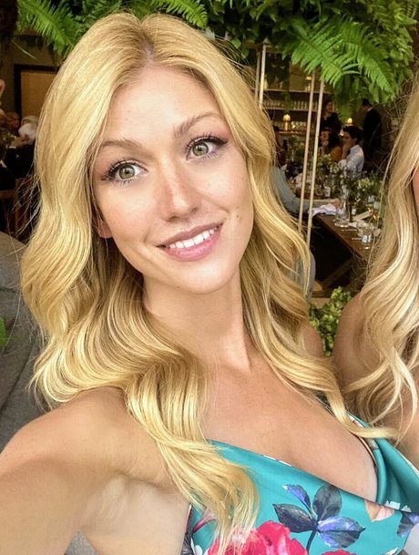 Katherine McNamara actrice de grande qualité collection