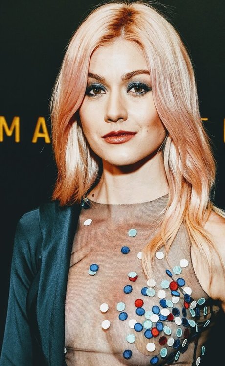 Katherine McNamara estrella libre imagen