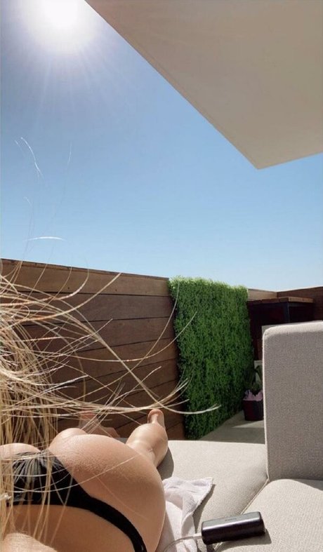 Katherine McNamara estrella porno atractiva archivo