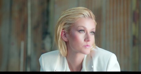 Katherine McNamara actrice érotique archive