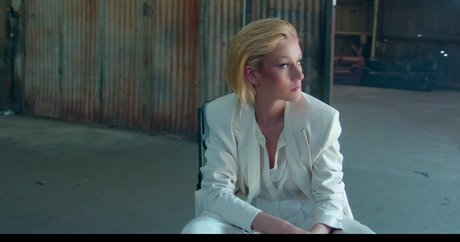 Katherine McNamara estrella superior recopilación