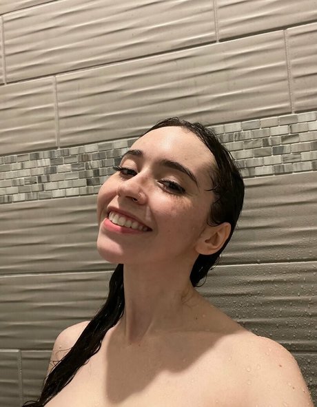 Catlyn Crespo estrella atractiva fotos