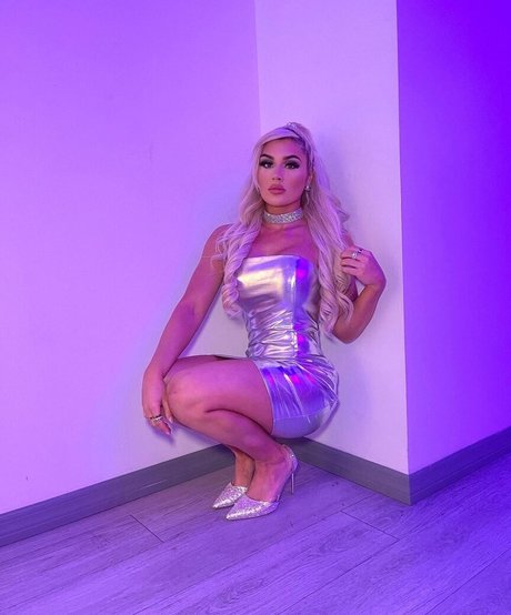 Tiffany Stratton modèle magnifique image