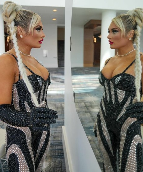 Tiffany Stratton star du porno de haute qualité images