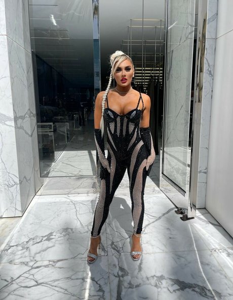 Tiffany Stratton modelo erótico recopilación