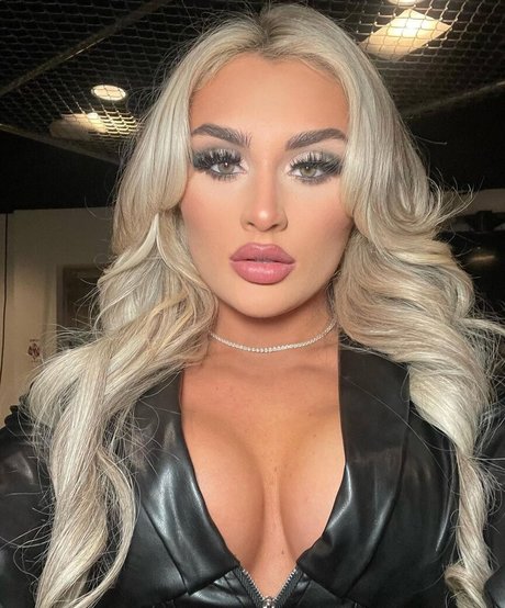 Tiffany Stratton star du porno sympa collection