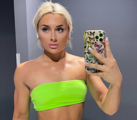 Tiffany Stratton modelo adulto galería