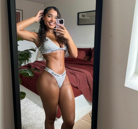 Malaika Terry star du porno chaude images