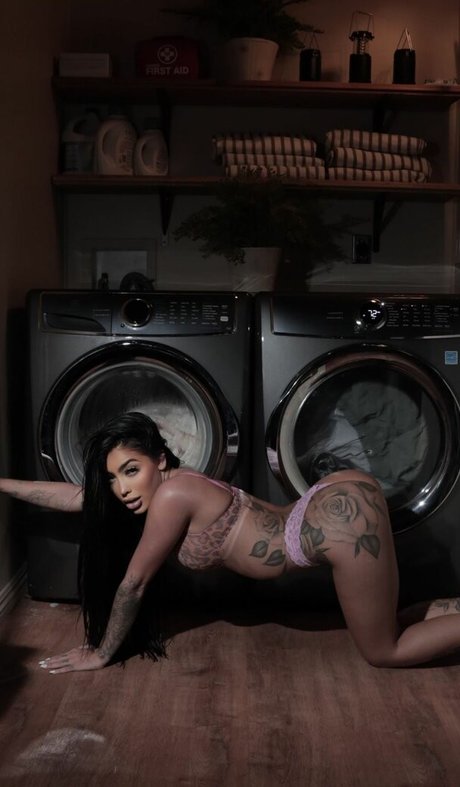 MC Mirella étoile xxx images