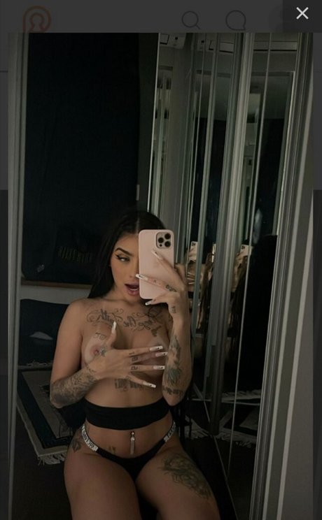 MC Mirella hermosa estrella archivo