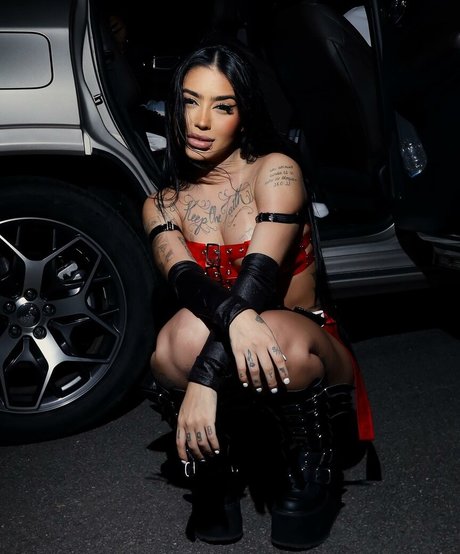 MC Mirella libre de estrellas foto