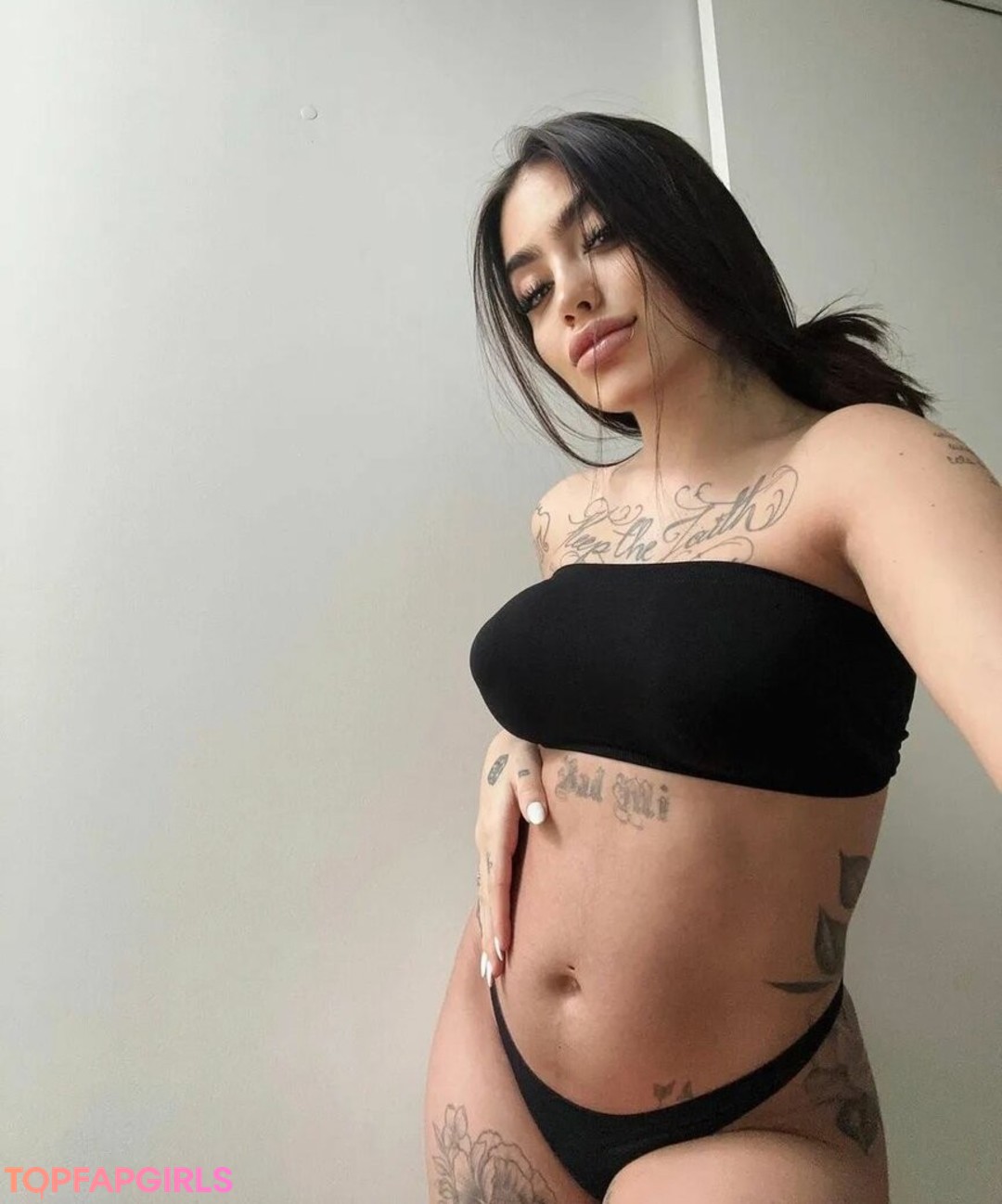 OnlyFans de femmes mûres aux formes généreuses xxx haute qualité photo