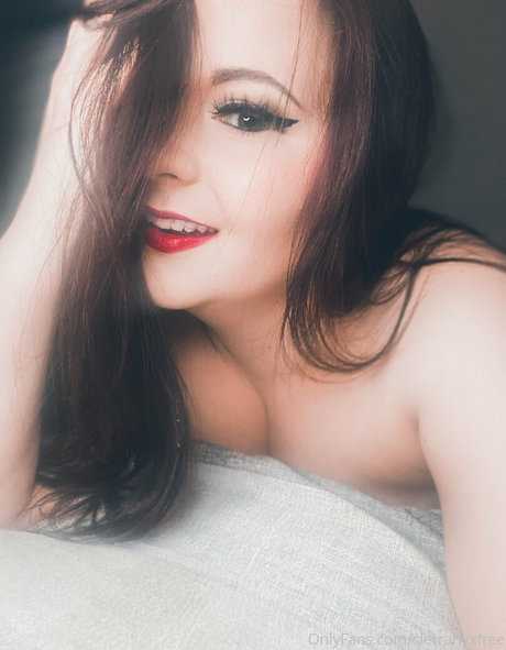 sierranyxfree estrella pornografica foto