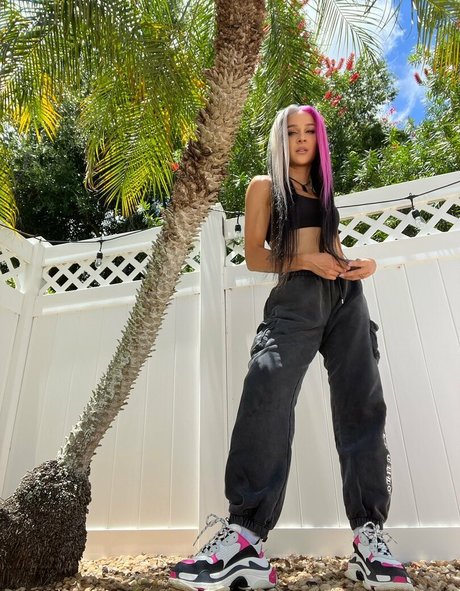 Dakota Kai actrice hd archive